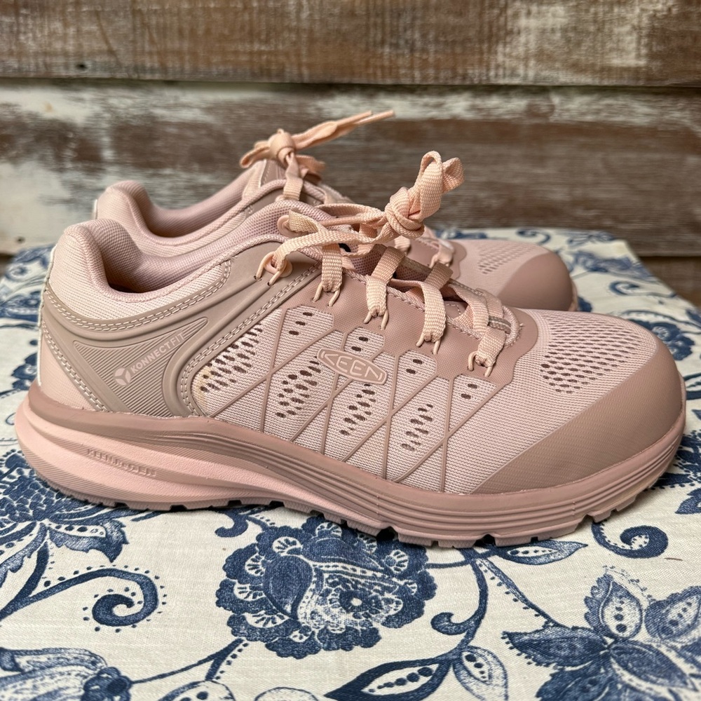 Keen Women's Pink Athletic Shoes